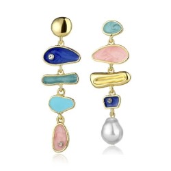 Pendientes largos esmaltados asimétricos con perla. Bisutería online