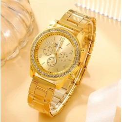 Conjunto Reloj Dorado con Circonitas, gargantilla, collar, anillo y pendientes.