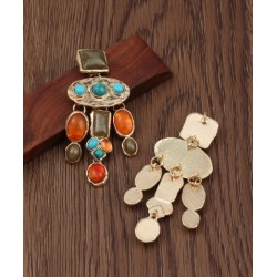 Pendientes con Pedrería Boho dorados. Bisutería online