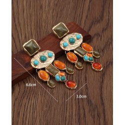 Pendientes con Pedrería Boho dorados. Bisutería online