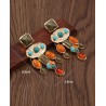 Pendientes con Pedrería Boho dorados. Bisutería online